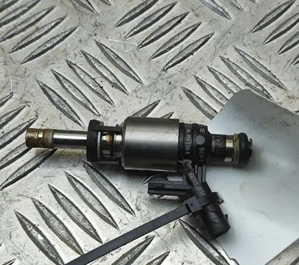 Porsche Macan (95B) Fuel injector 06L906036K 0261500244