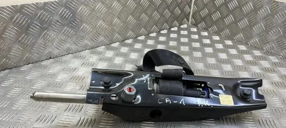 Volvo V70 Front seatbelt 39811479 6275690
