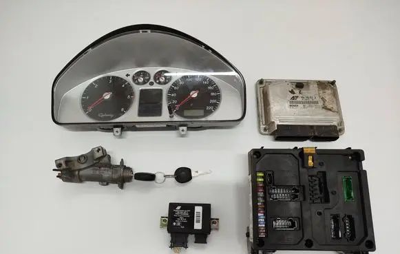 Ford Galaxy Engine ECU kit and lock set 038906019LR