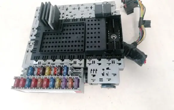 Volvo XC90 Fuse box set 08696098 08679899