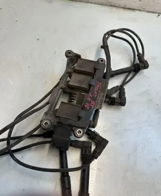 Volkswagen PASSAT B5 High voltage ignition coil 078905104