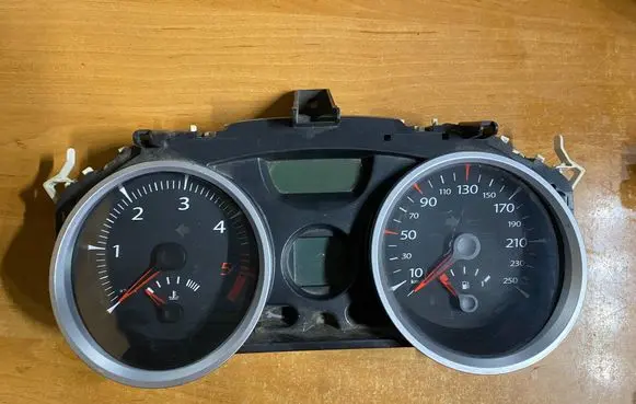 Renault Megane II Speedometer (instrument cluster) 8200408798D KDAH119216 35110419