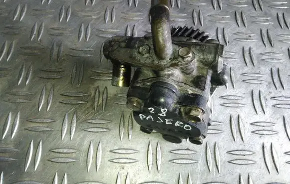 Mitsubishi Pajero Power steering pump