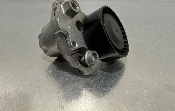 Skoda Yeti (5L) Generator/alternator belt tensioner 04E145299L