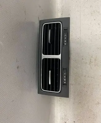 Volkswagen Touareg II Rear air vent grill 7P6819203A