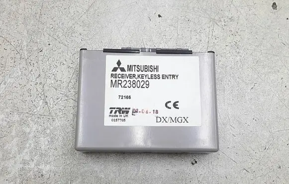 Mitsubishi Space Star Engine control unit/module mr238029