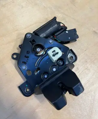 Tesla Model Y Tailgate/trunk/boot lock/catch/latch 1500604CNB