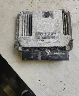 Volkswagen PASSAT B7 Engine control unit/module 03L907309AE 0281017946