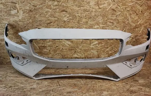 Volvo V60 Front bumper 31690589