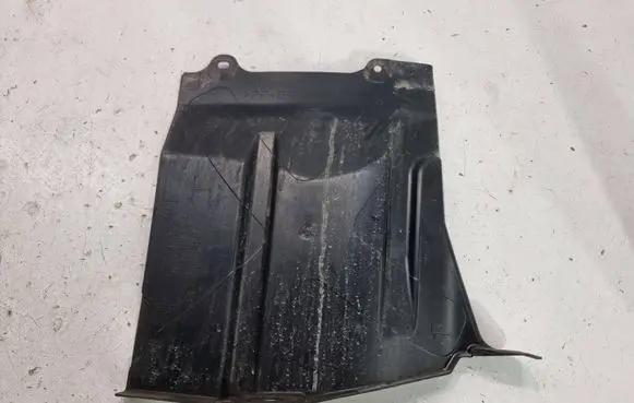 Toyota Yaris Cross Engine splash shield/under tray 514420D270