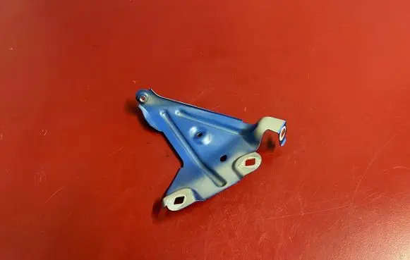 BMW X1 F48 F49 Fender mounting bracket 7351516