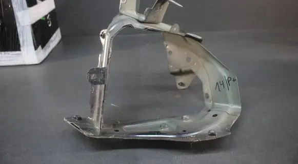 Volkswagen Touareg III Headlight/headlamp mounting bracket 760821108 1901S