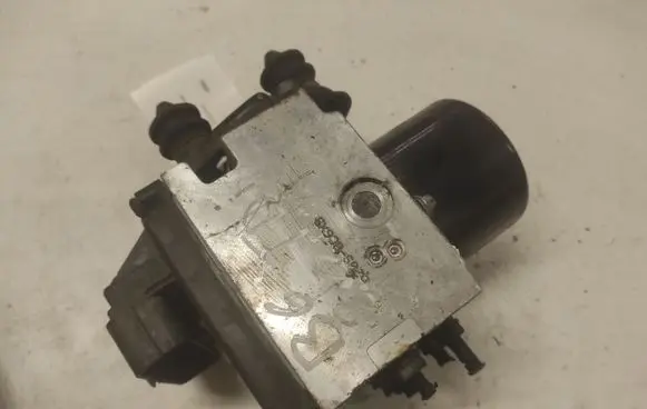 Volkswagen PASSAT B6 ABS Pump 3C0614095P 16332401 S118676023