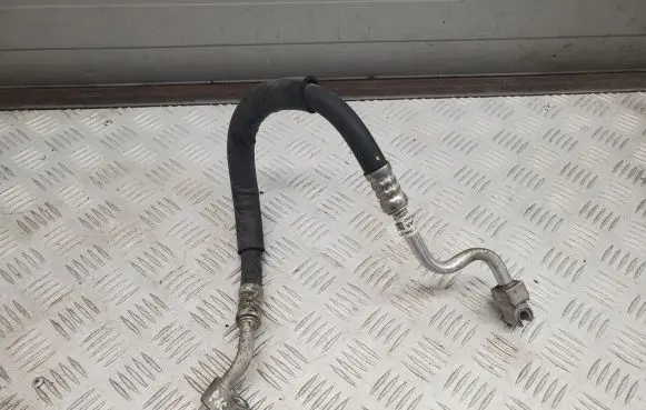 Chrysler Pacifica Air conditioning (A/C) pipe/hose 68239136AA
