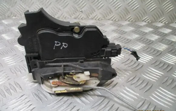 Mitsubishi Lancer Front door lock