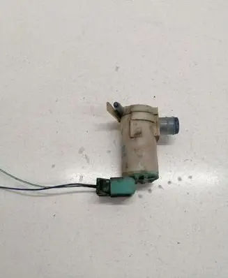 Nissan X-Trail T30 Windscreen/windshield washer pump 2224616A