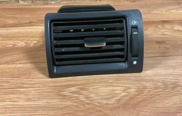 Ford Mondeo Mk III Dash center air vent grill 1S7HA018B09A