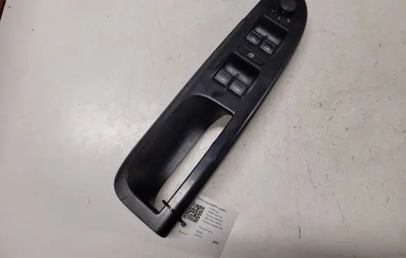 Volkswagen PASSAT B6 Electric window control switch 3C1867171