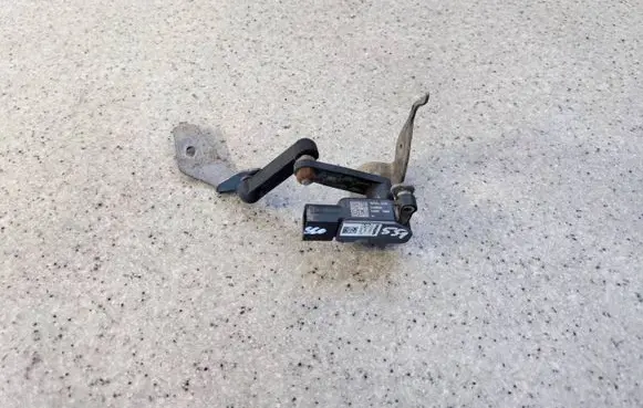 Volvo S60 Rear air suspension level height sensor 3224663125 32246631