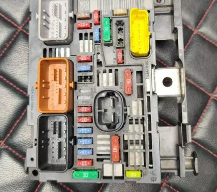 Peugeot Partner BSM Control unit 9807028880