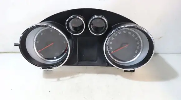 Opel Insignia A Clock 