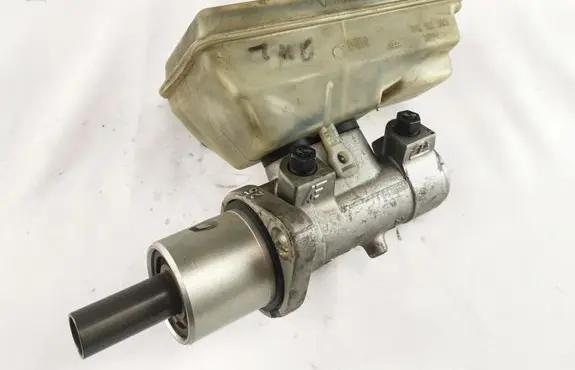 Ford Galaxy Master brake cylinder 7M1611303