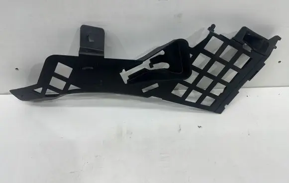 Mercedes-Benz CLA C117 X117 W117 Front bumper mounting bracket A1178856400