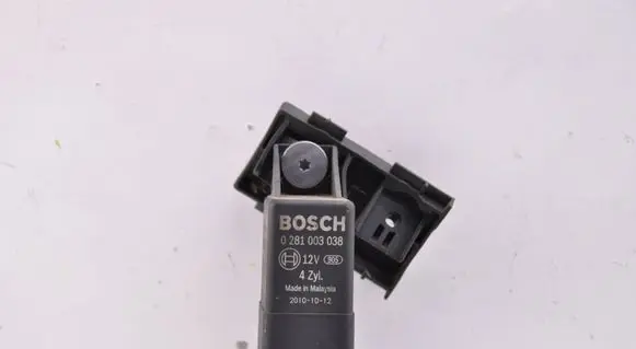 Volkswagen Golf VI Glow plug pre-heat relay 0281003038