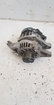 Hyundai Tucson TL Generator/alternator 373002U200