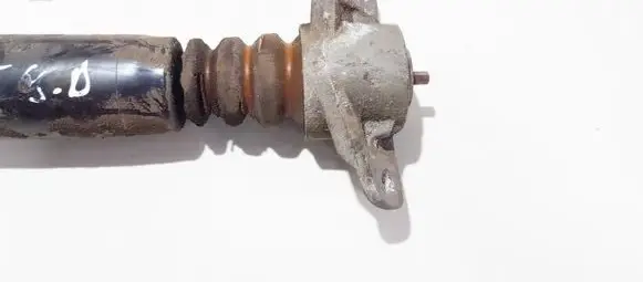 Volkswagen PASSAT B6 Coil spring mount 