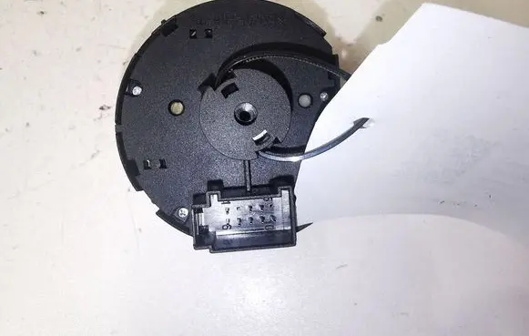 Volkswagen Tiguan Light switch 1T0941431B