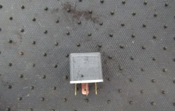 Audi A8 S8 D2 4D Other relay 141951253b 4ra003510-29