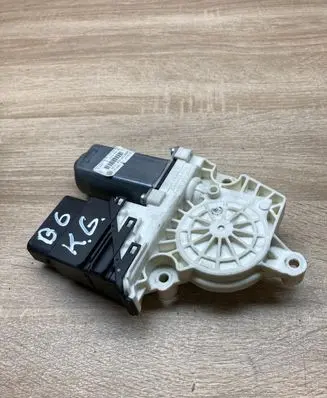 Volkswagen PASSAT B6 Rear door window regulator motor 1K0959703P
