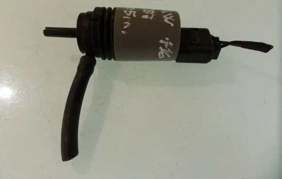 BMW 1 E81 E87 Windscreen/windshield washer pump 23557610 67126934159