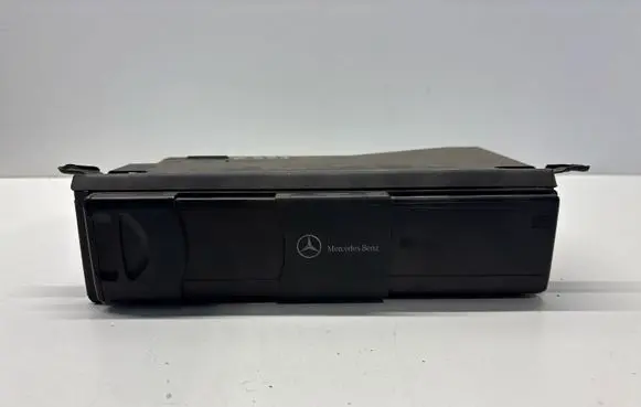 Mercedes-Benz C W203 CD/DVD changer A2038209089