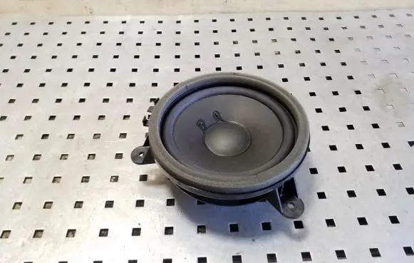 Volvo XC70 Rear door speaker 30657445