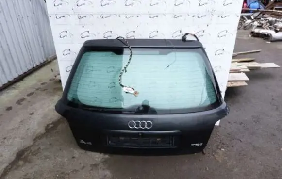 Audi A4 S4 B5 8D Tailgate/trunk/boot lid
