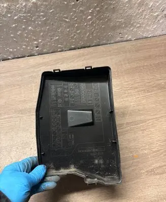 Toyota Auris 150 Fuse box cover 8266202210