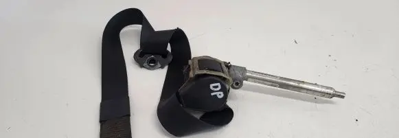 Audi A6 S6 C4 4A Front seatbelt 08L000