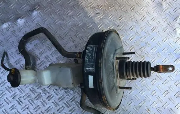 Toyota RAV 4 (XA20) Brake booster 13101011260 2d01984
