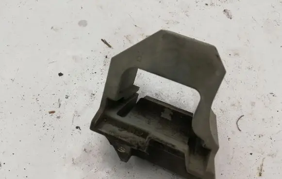 BMW 1 E81 E87 Radiator mount bracket 1711780718602 7807186