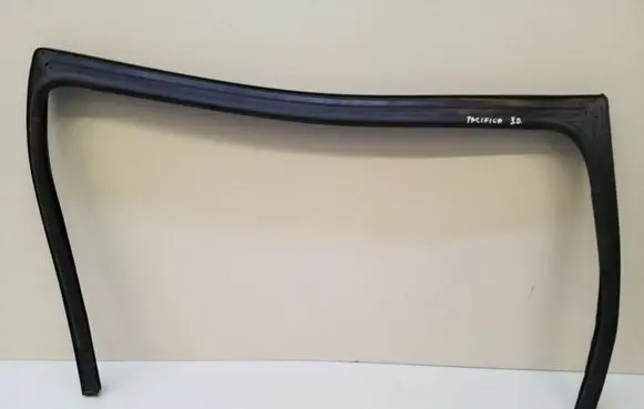 Chrysler Pacifica Rubber seal sliding door window/glass OEM