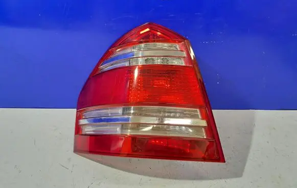 Mercedes-Benz GL X164 Rear/tail lights A1648204164