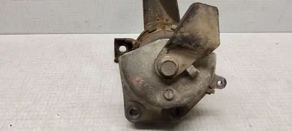 Mazda 6 Engine mount bracket