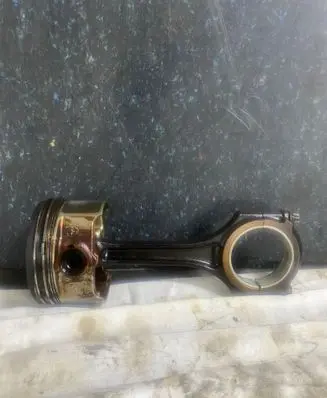 Mercedes-Benz C W204 Piston with connecting rod 0821R