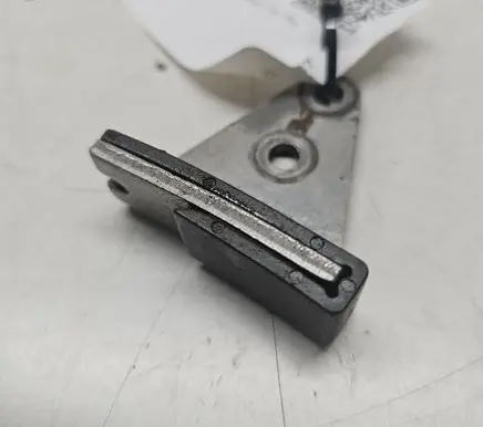 KIA Sorento Slide rail for timing chain 