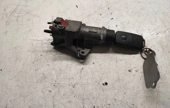 Volkswagen Multivan T5 Ignition lock 4B0905851C
