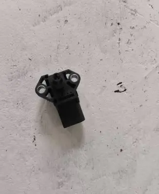 Audi A3 S3 8P Air pressure sensor 038906051C 20042DB8 0281002401