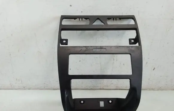 Radio/GPS head unit trim