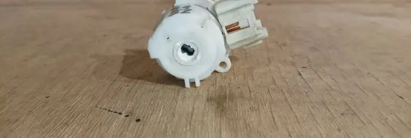 Toyota Yaris Verso Ignition lock contact 